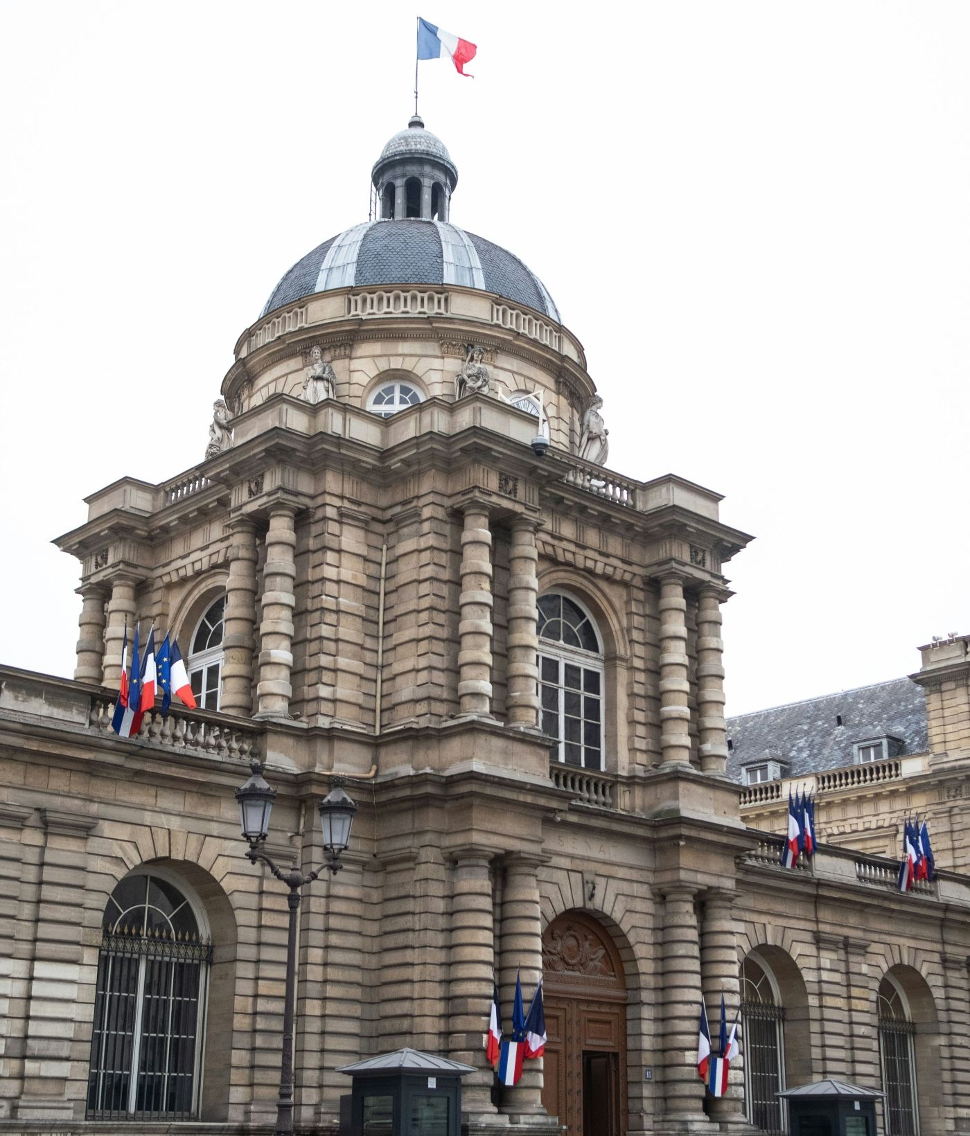 Senado Francia-Restricción vapers-ley