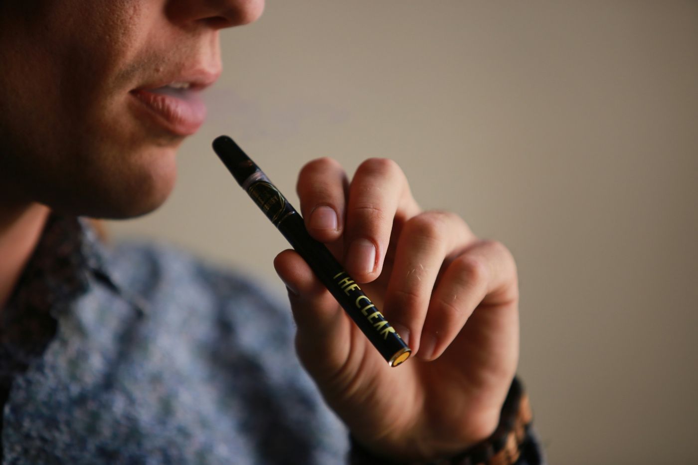 Francia obtiene aval UE para prohibir vapes desechables