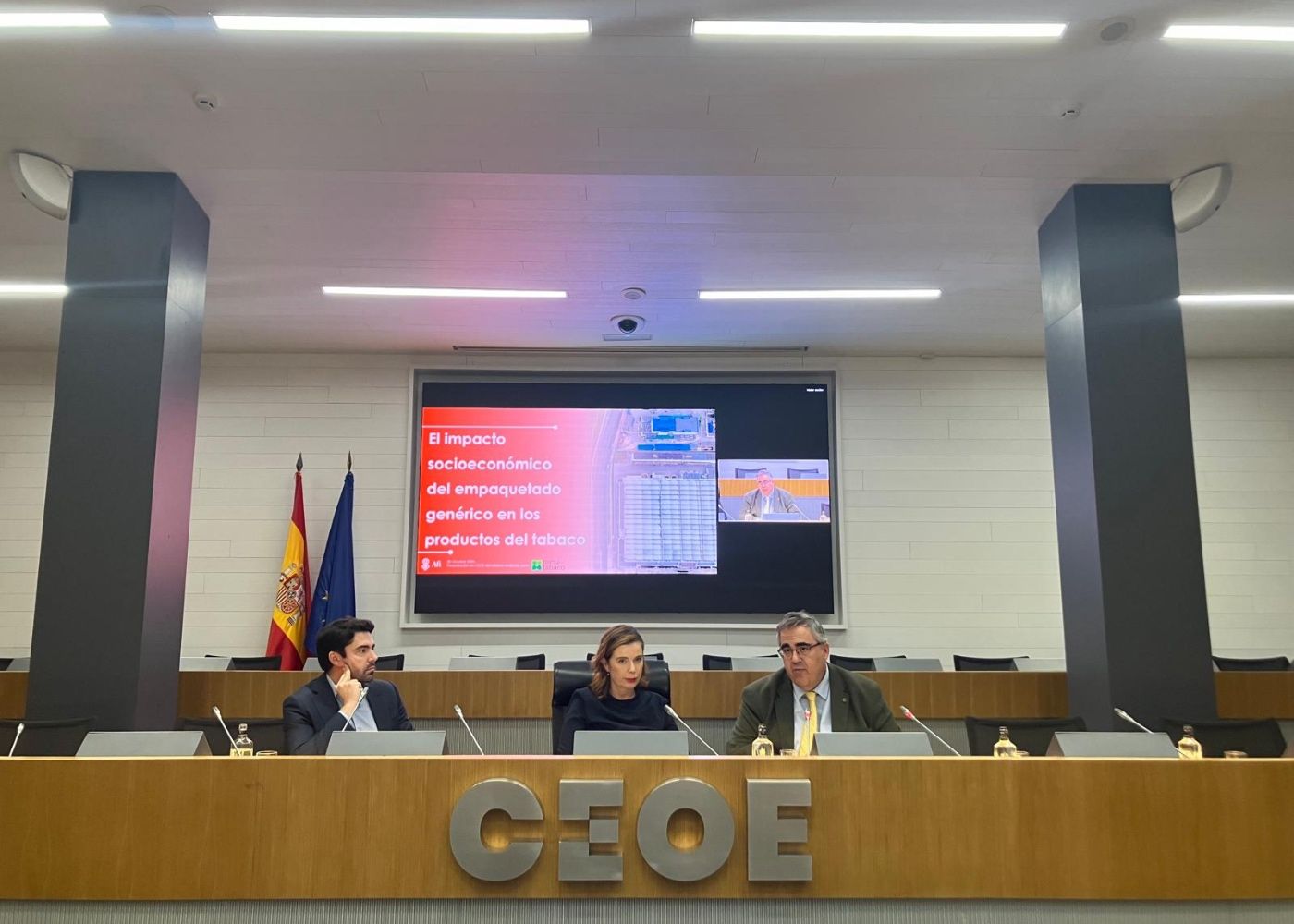 El empaquetado genérico del tabaco España pondría en riesgo 460 millones de euros y más de 8.000 empleos