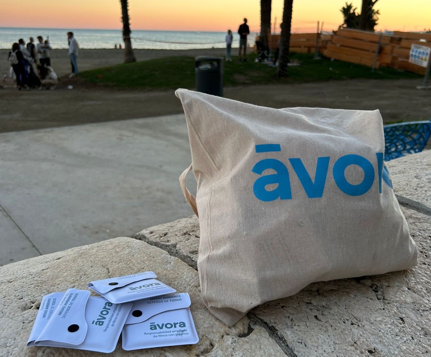 Ávora repartirá 15.000 ceniceros portátiles Carnaval de Cádiz
