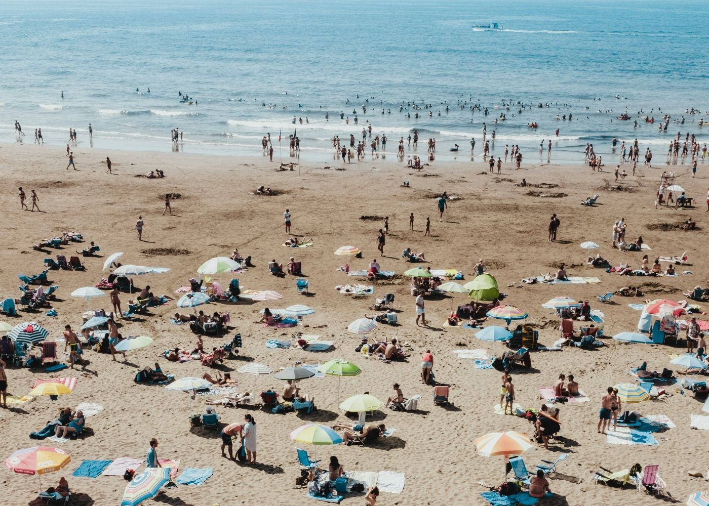 España endurece restricciones vapeo playas
