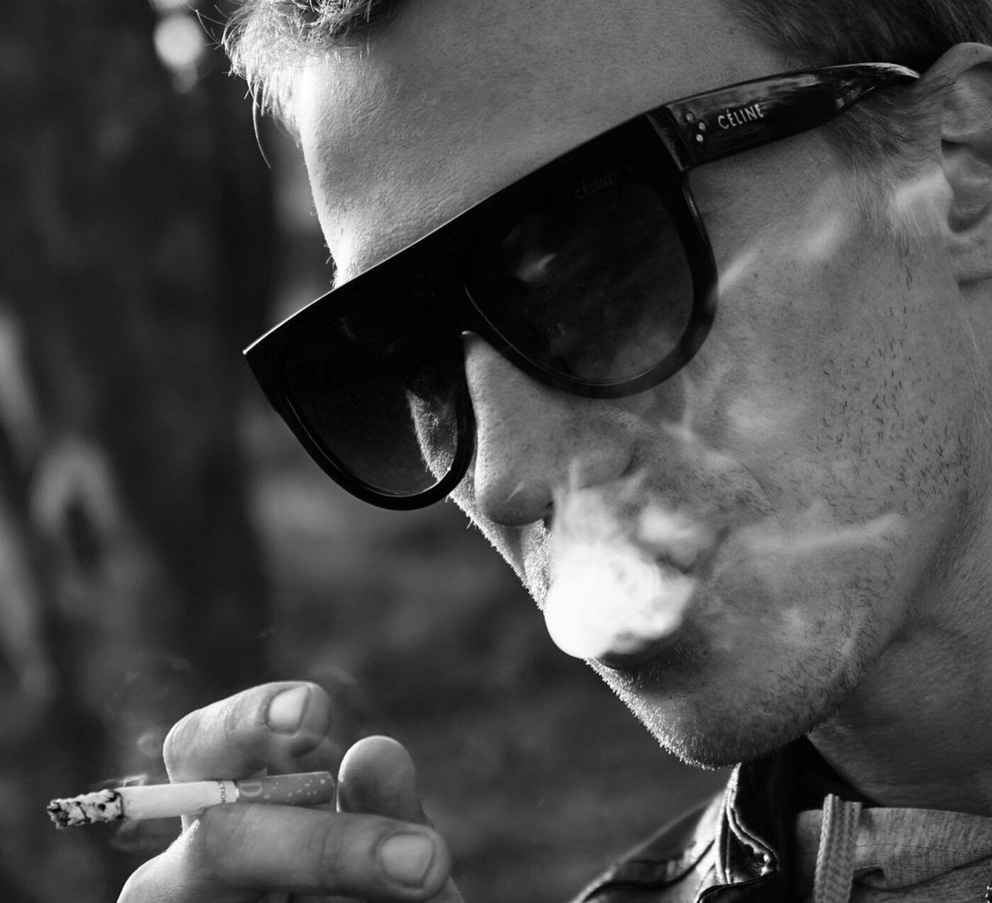 Expertos piden Reino Unido eliminar filtros cigarrillos impacto