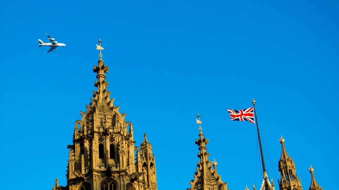 Ciencia defiende reducción daños tabaquismo Parlamento británico