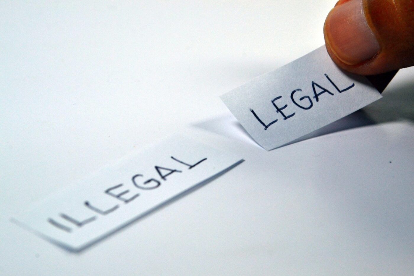 Políticas restrictivas impulsan comercio ilegal tabaco vapeo