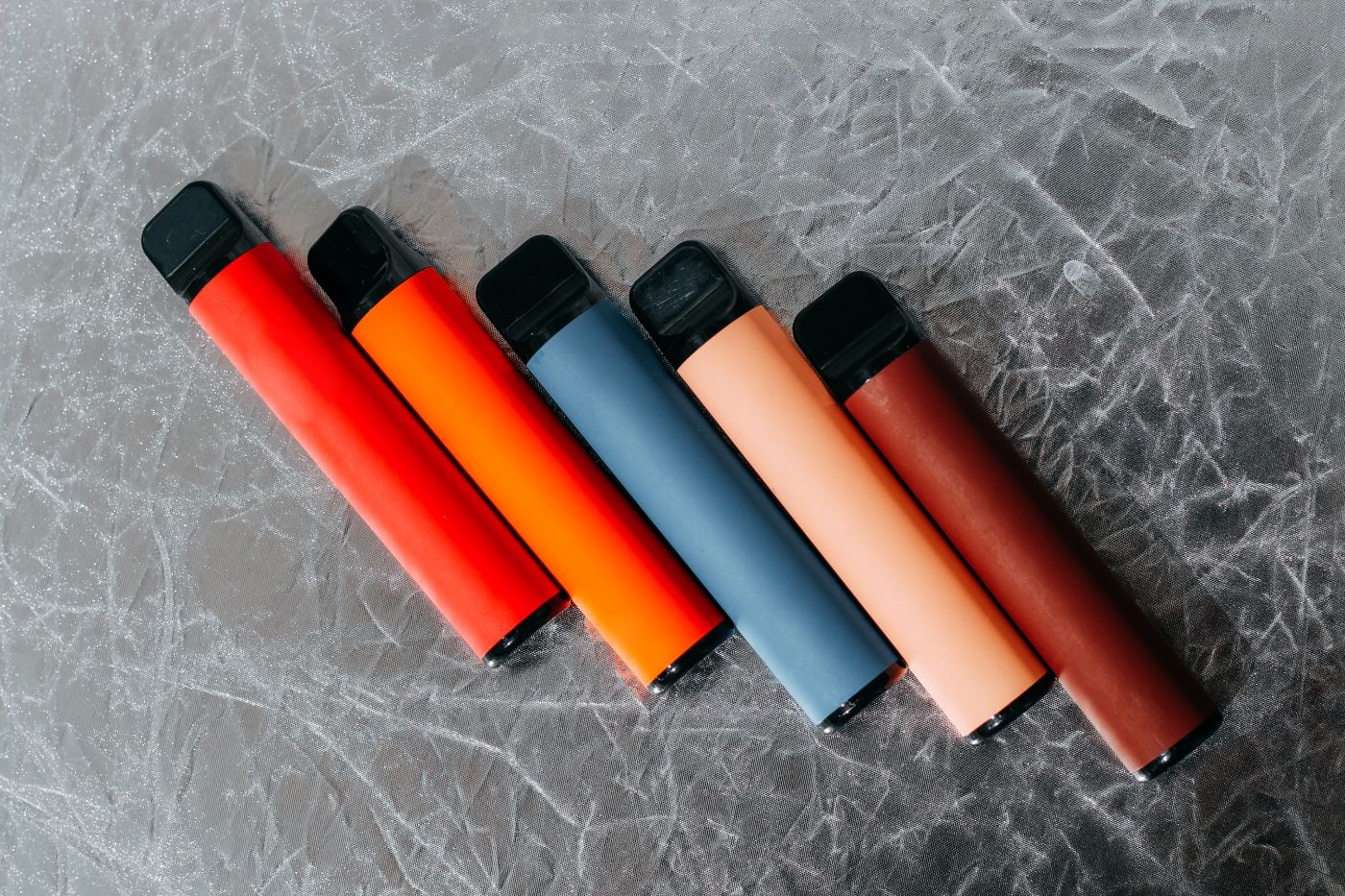 UPEV solicita Gobierno seguir modelo Grecia frenar acceso menores vapeo mediante control canal venta