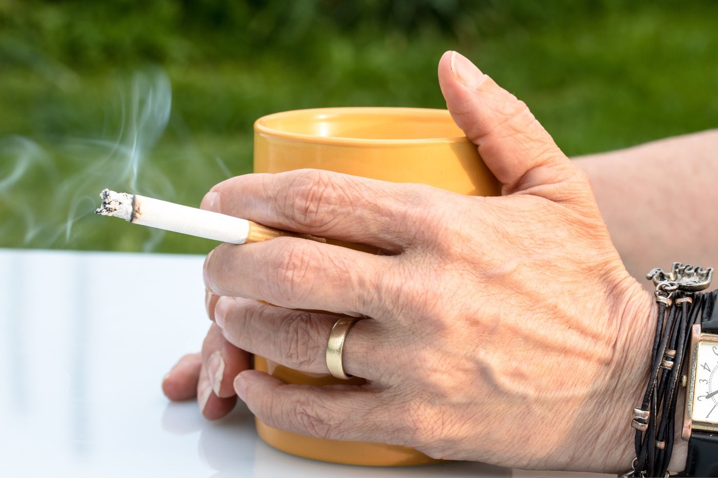 Aseguradoras equiparan vapeo al consumo de tabaco