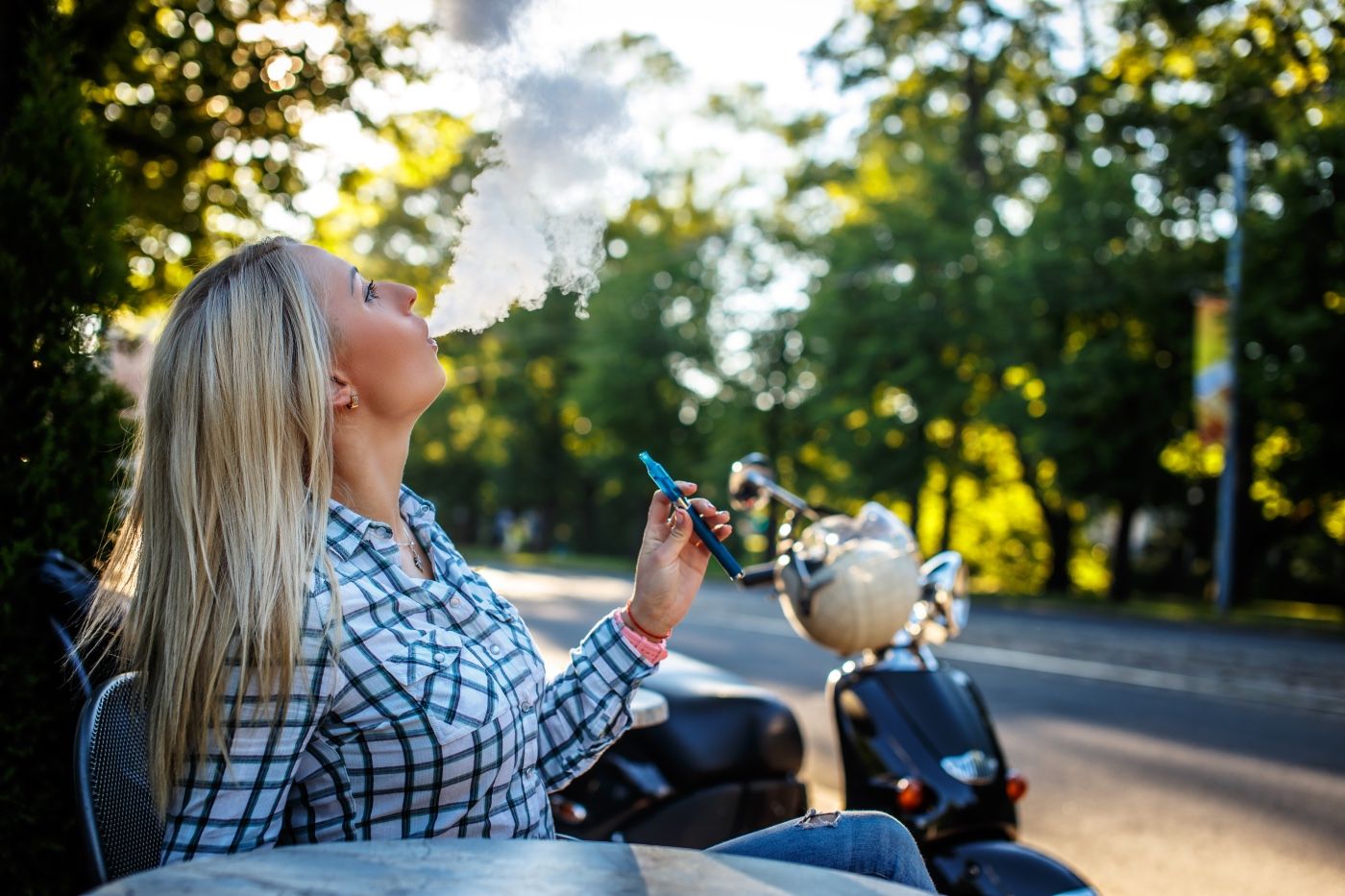 Gobierno amplía restricciones consumo tabaco nicotina espacios públicos