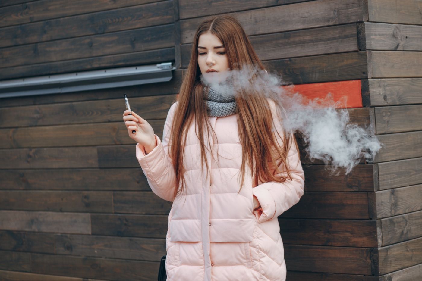 Reino Unido busca contener mercado ilegal vapeadores